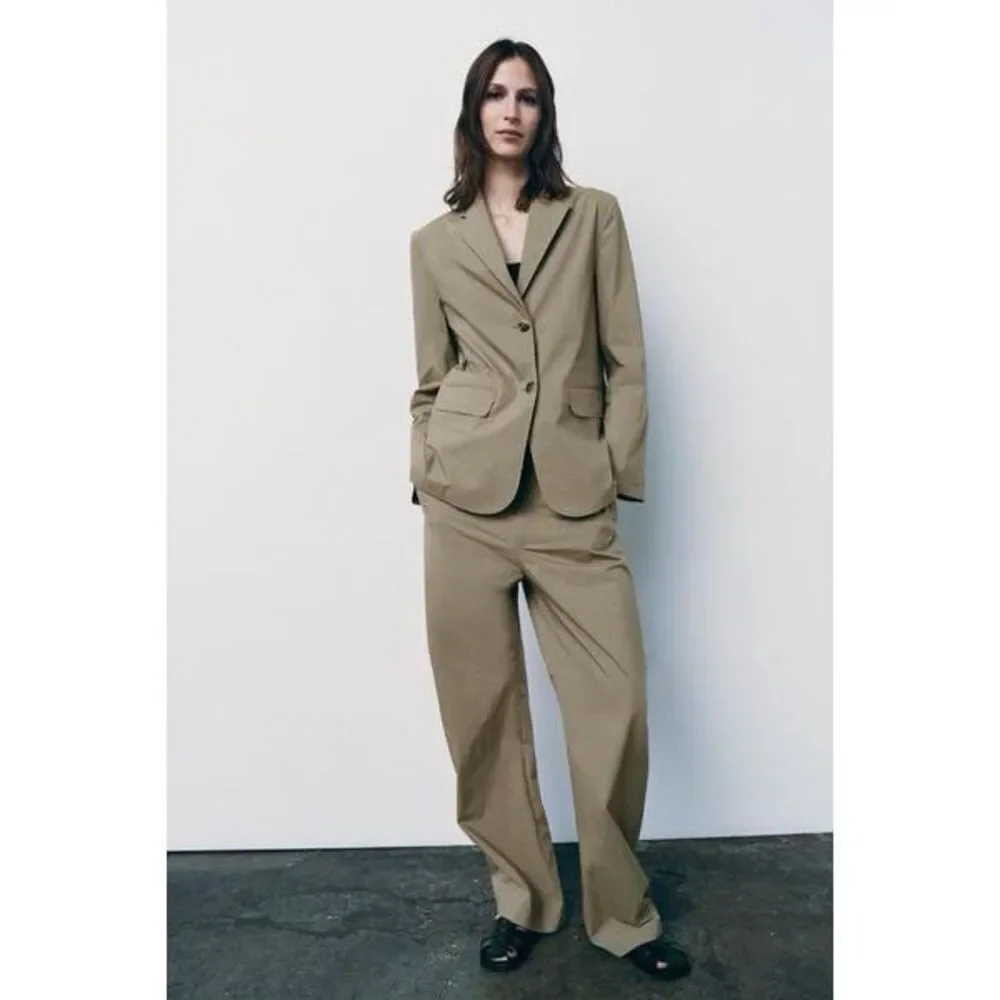 NWT Zara Straight Leg Lightweight Khaki Pants High Rise Stretch Casual Trousers